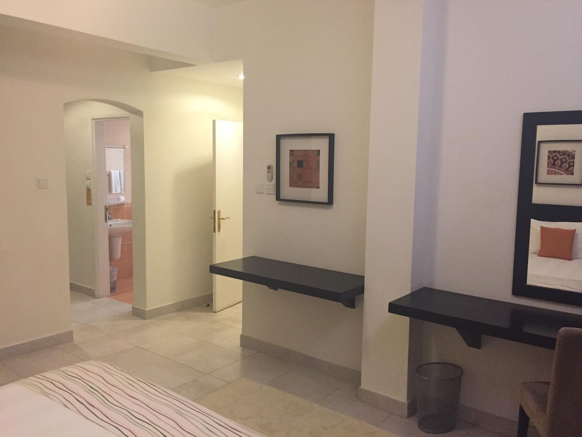 Midan Hotel Suites Masqat Buitenkant foto