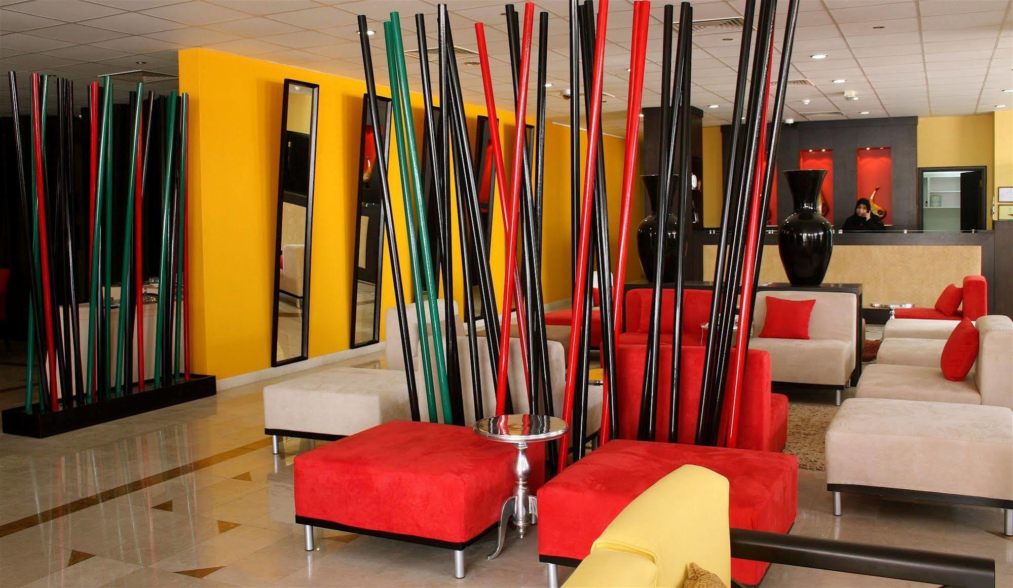 Midan Hotel Suites Masqat Buitenkant foto